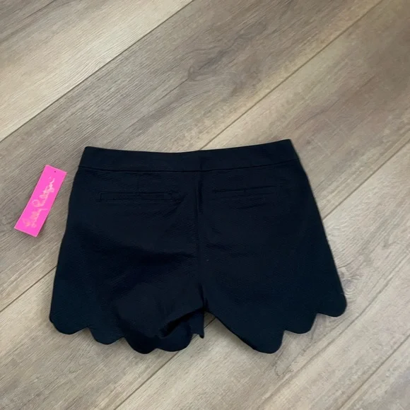 Lilly Pulitzer Black Scalloped Shorts - Picture 2 of 5